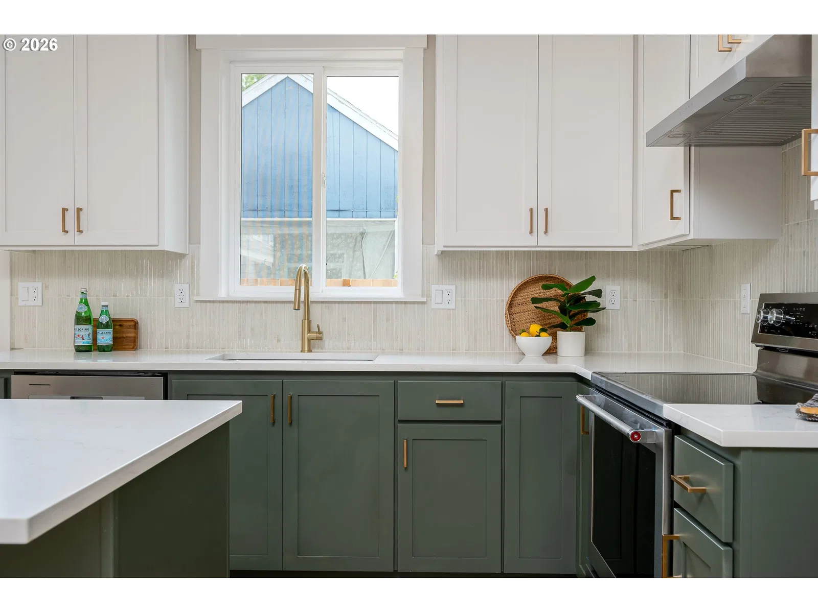 8427 NE Hassalo St, Portland, OR 97220 — photograph 17