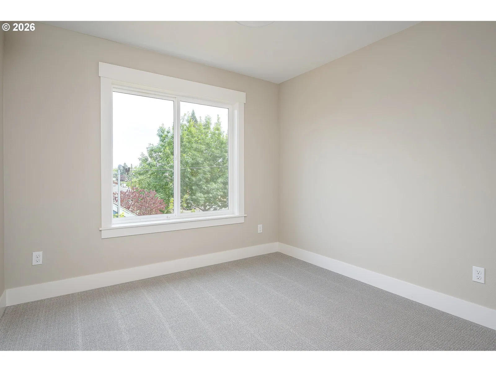 8427 NE Hassalo St, Portland, OR 97220 — photograph 25