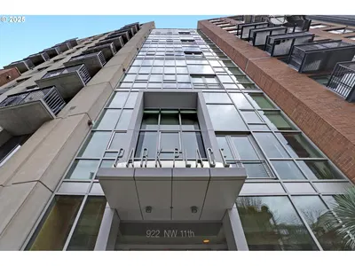 Condominium at 922 NW 11th Ave 602, Portland, OR 97209