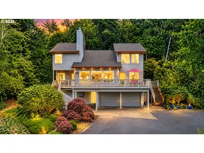Home at 1075 SE Spruce Way, Newport, OR 97365