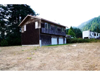 Home at 815 E Ave, Powers, OR 97466 (Pending)