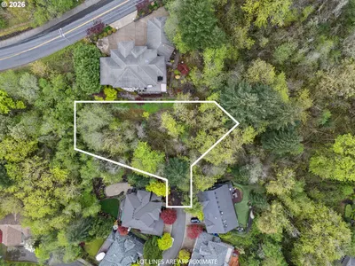 Land at Portland, OR