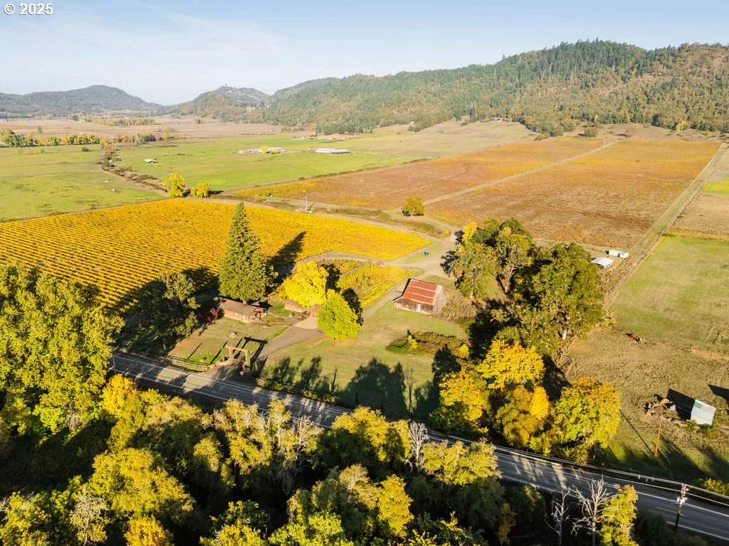 8690 Lookingglass Rd, Roseburg, OR 97471 — photograph 44