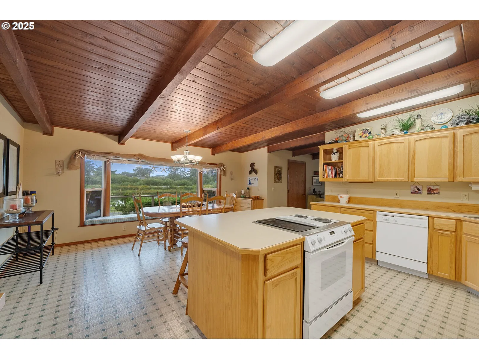 1064 S Front St, Rockaway Beach, OR 97136 — photograph 9