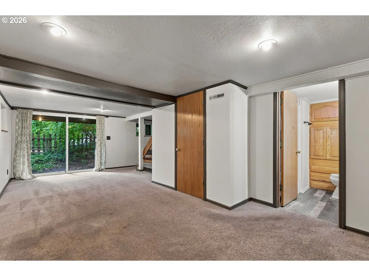 5753 SW Vermont St, Portland, OR 97219 — photograph 27