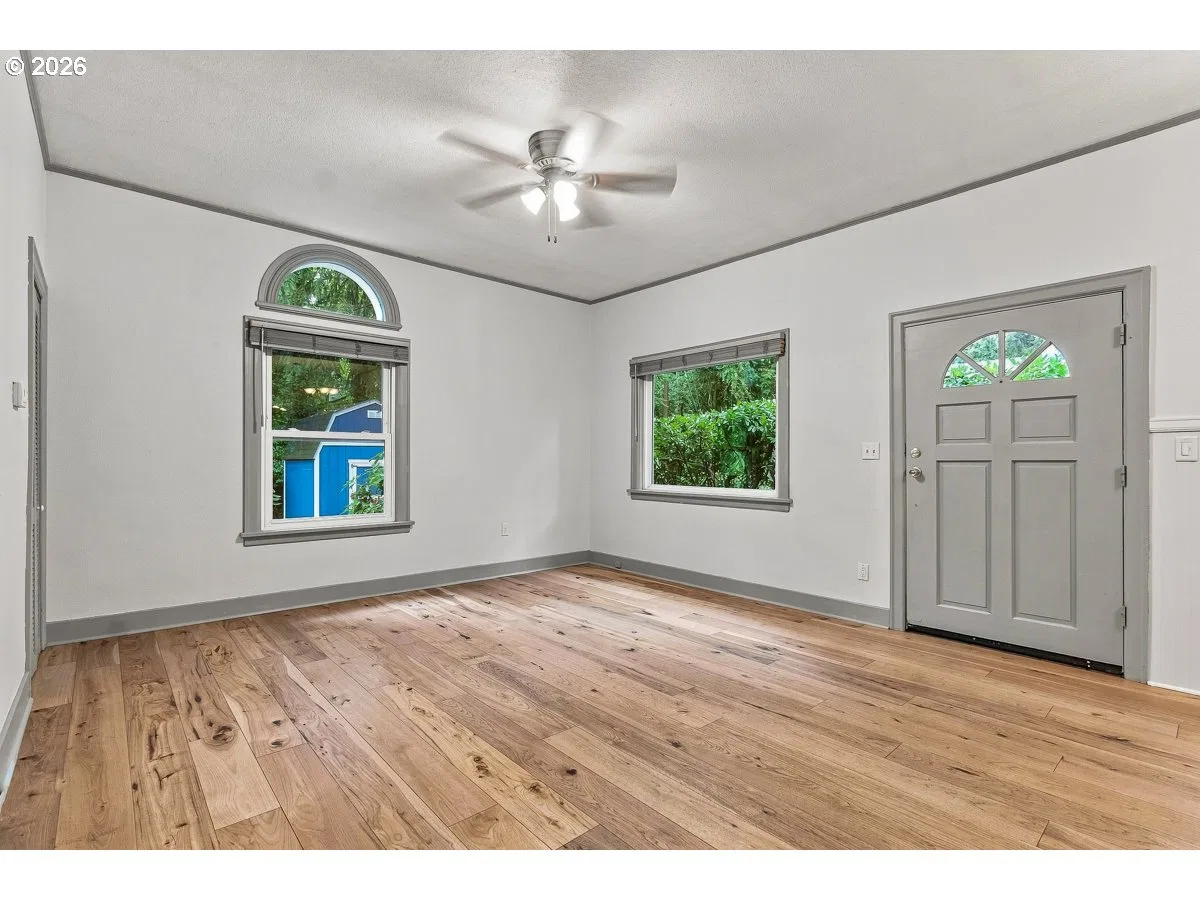 5753 SW Vermont St, Portland, OR 97219 — photograph 6