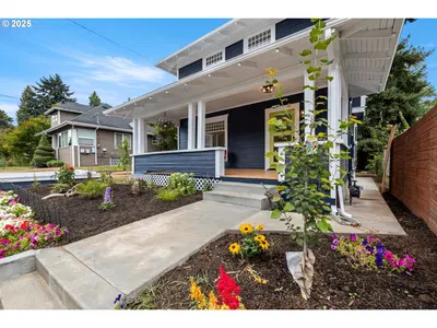 Home at 2021 N Sumner St, Portland, OR 97217