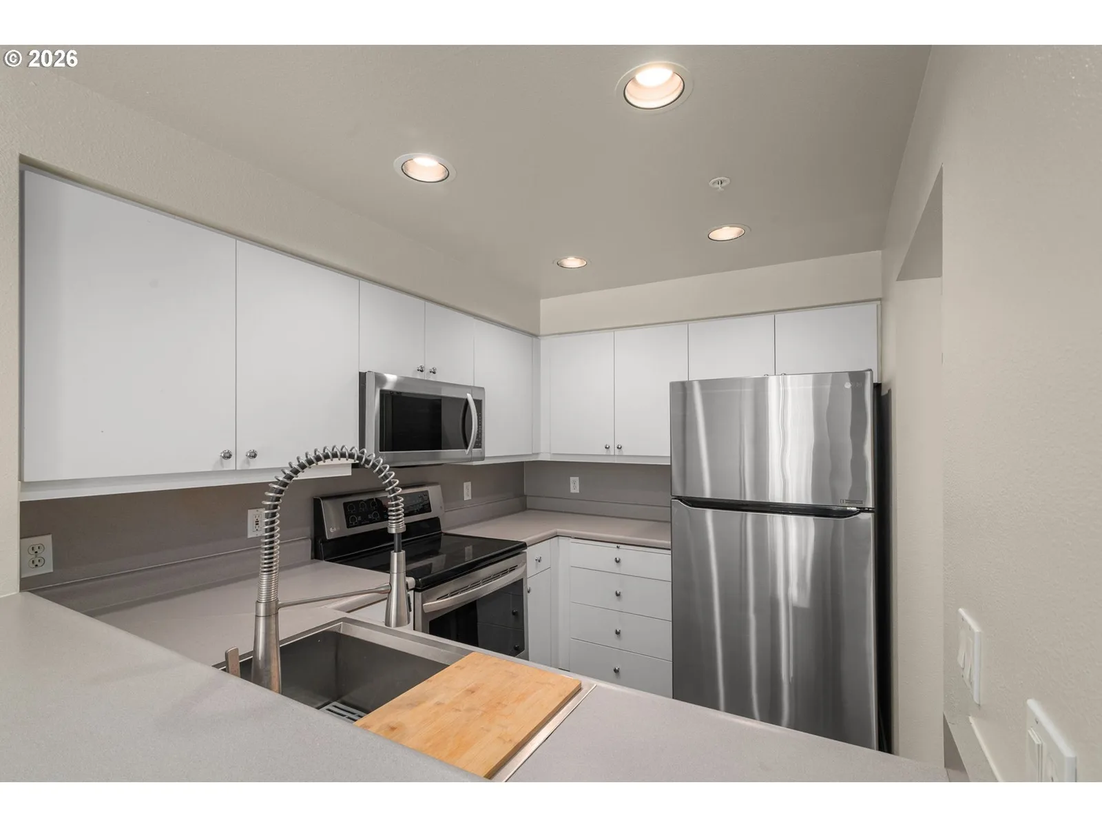 1718 NE 11th Ave 205, Portland, OR 97212 — photograph 10