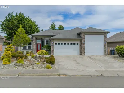 Home at 2195 Garfield St, North Bend, OR 97459