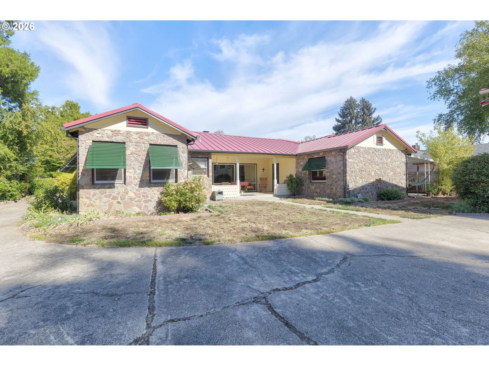 547 Oakdale Dr, Medford, OR 97501 — photograph 9
