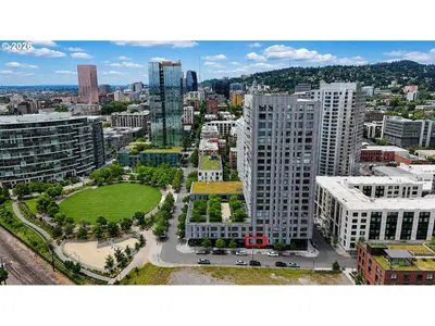 Condominium at 1150 NW Quimby St 204, Portland, OR 97209