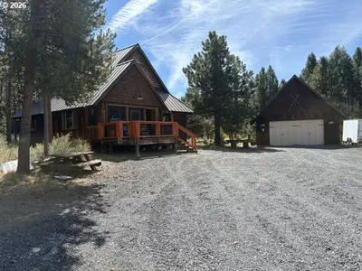Home at 130126 Muley Dr, Crescent Lake, OR 97733