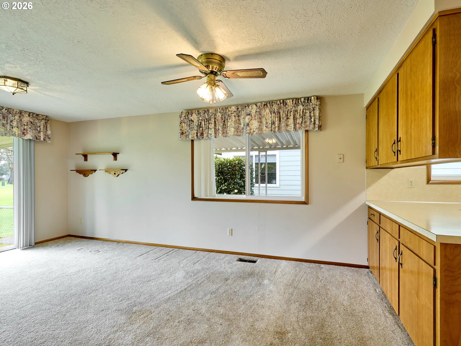 2056 King Way, Woodburn, OR 97071 — photograph 8