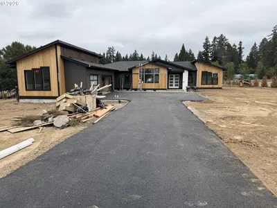 Home at 4577 SW Monarch Ln, Wilsonville, OR 97070