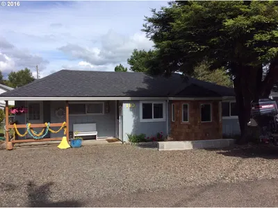 110 Eleventh St, Garibaldi, OR 97118 — photograph 1