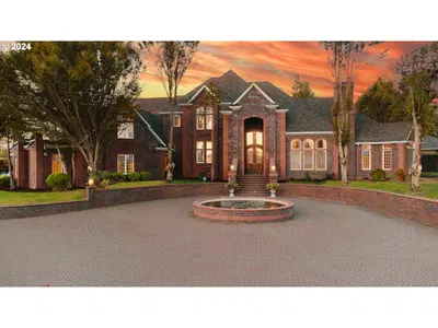 Home at 20417 SW Inglis Dr, Beaverton, OR 97007