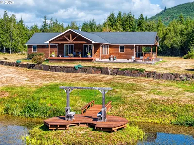 Home at 89375 Logan Rd, Astoria, OR 97103 (Pending)