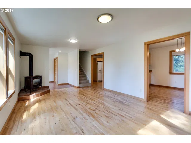 880 Hemlock St, Manzanita, OR 97130 — photograph 7