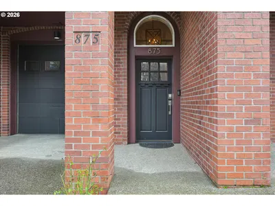 Condominium at 875 N Harbour Dr, Portland, OR 97217