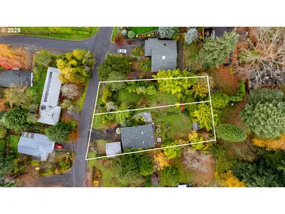 Land at SW Taylors Ferry Ct, Portland, OR 97219 (Pending)