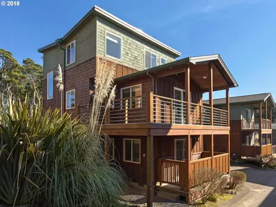 8924 Pelican Ln, Manzanita, OR 97130 — photograph 1