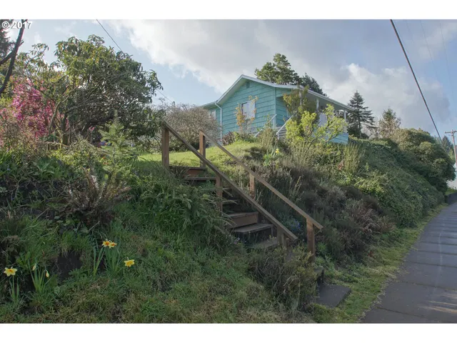 251 Nehalem Blvd, Wheeler, OR 97147 — photograph 7