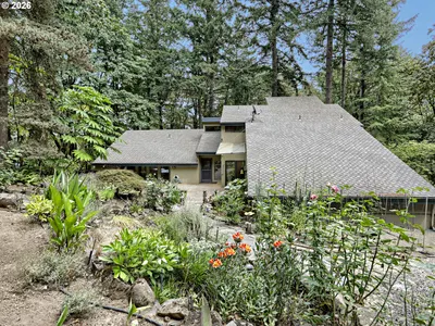 Home at 35505 NE Kramien Rd, Newberg, OR 97132