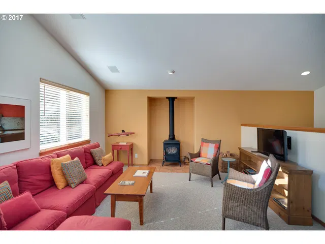 830 Hemlock St, Manzanita, OR 97130 — photograph 6