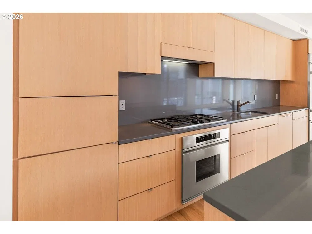 937 NW Glisan St 337, Portland, OR 97209 — photograph 10