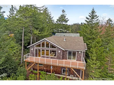 955 Oak St, Manzanita, OR 97130 — photograph 1