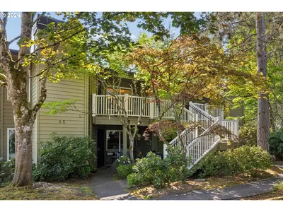 Condominium at 5055 Foothills Dr G, Lake Oswego, OR 97034