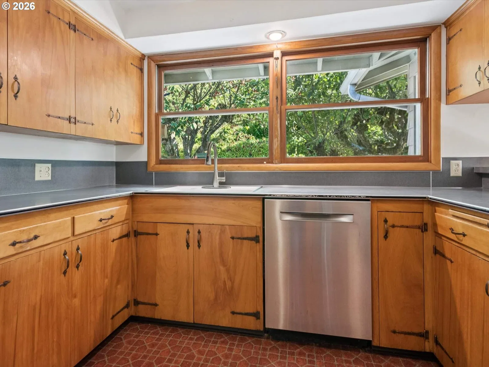 10426 SE Lincoln Ct, Portland, OR 97216 — photograph 10