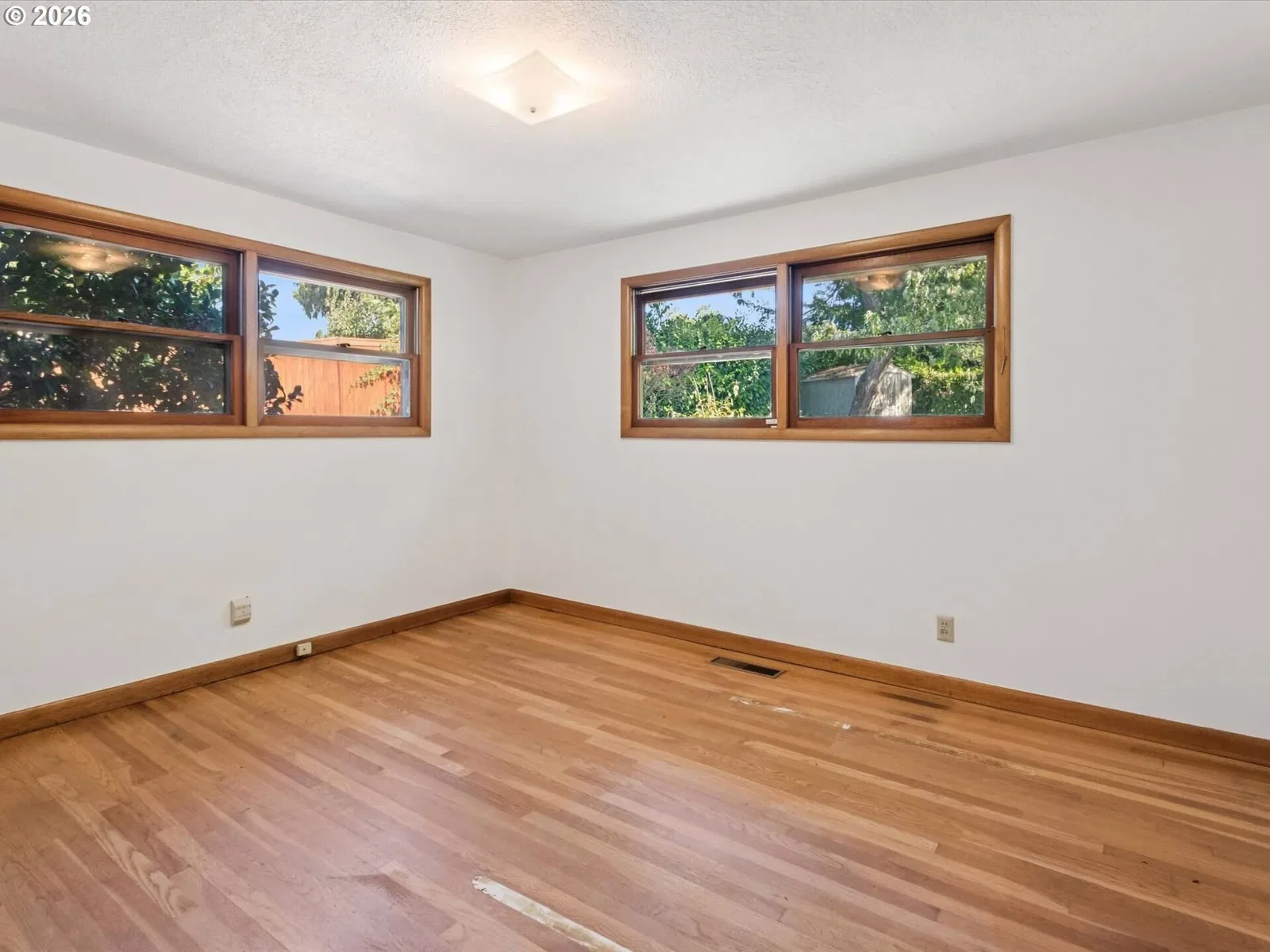 10426 SE Lincoln Ct, Portland, OR 97216 — photograph 16