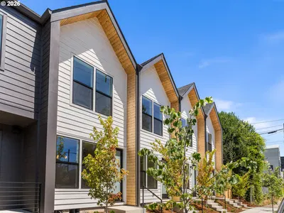 Condominium at 261 N Skidmore St 4, Portland, OR 97217