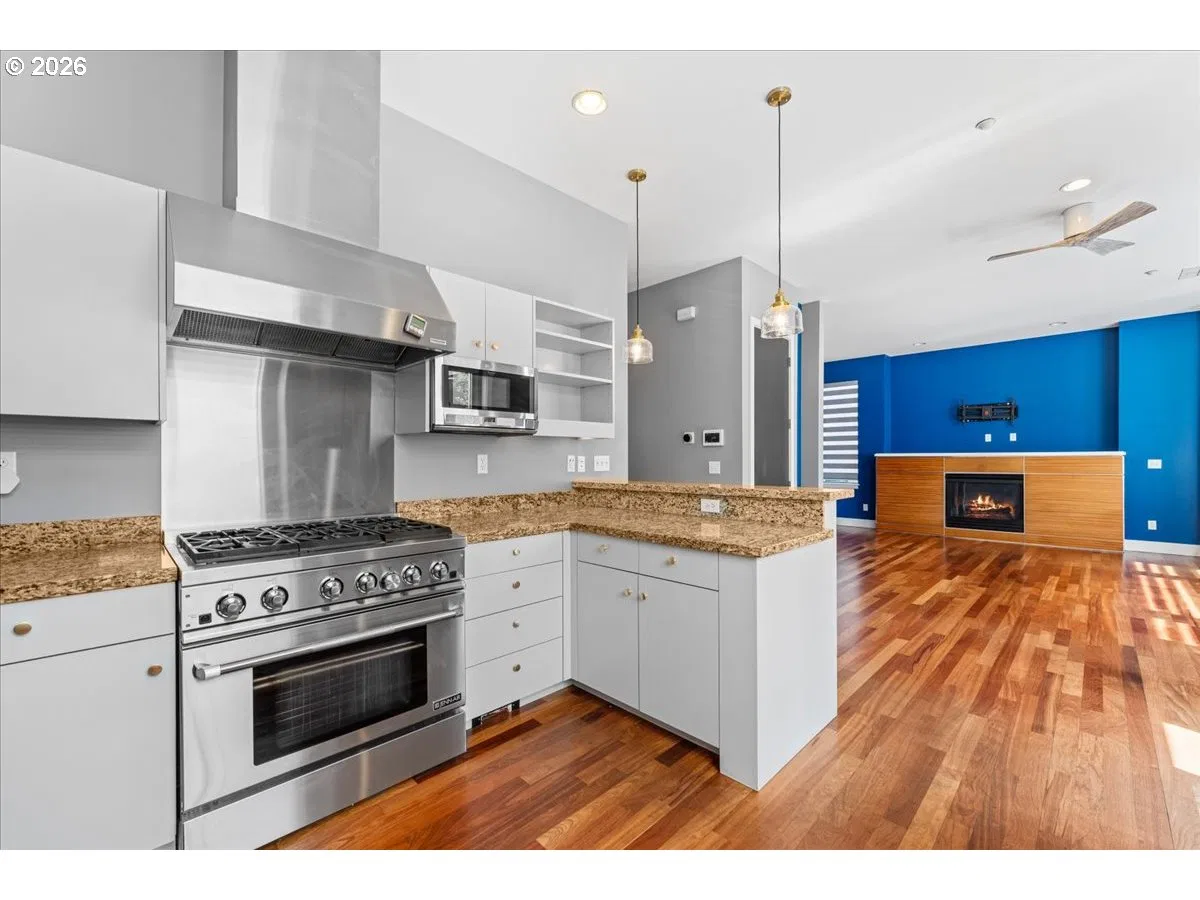 2140 NW 16th Ave, Portland, OR 97209 — photograph 11