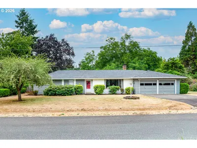 Home at 29476 NE Pheasant Ave, Corvallis, OR 97333