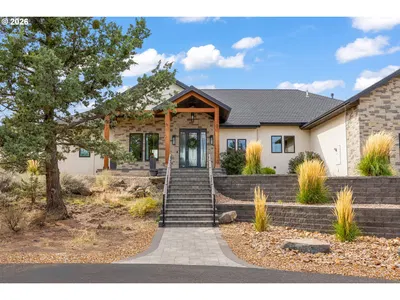Home at 62825 Montara Dr, Bend, OR 97701