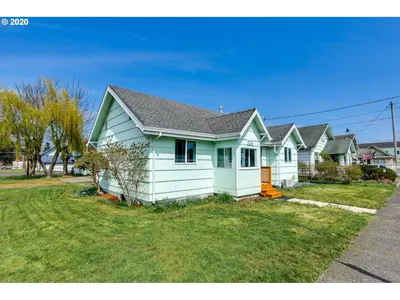 1602 2nd St, Tillamook, OR 97141 — photograph 1