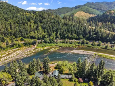 Home at 132 Cougar Creek Rd, Oakland, OR 97462