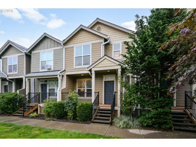 Home at 2781 SE Nicklaus Ct, Hillsboro, OR 97123