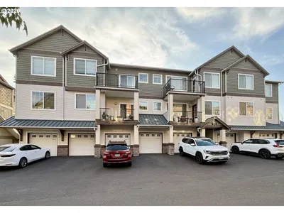 Condominium at 595 NW Lost Springs Ter 402, Portland, OR 97229