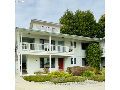 Home at 825 Brookhaven Dr B, Brookings, OR 97415