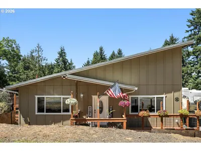 Home at 34155 SE Moss Hill Rd, Estacada, OR 97023