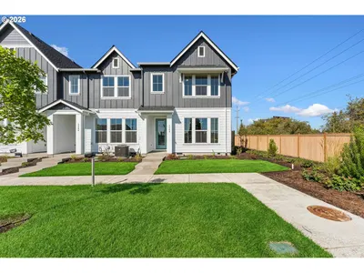 Home at 3268 SE Bend Ln, Hillsboro, OR 97129