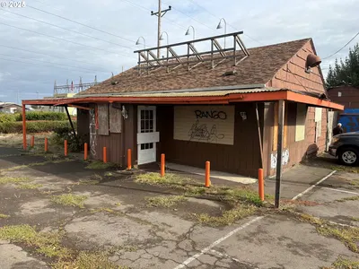Home at 1293 Hwy 99n, Eugene, OR 97402
