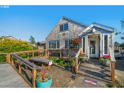 Home at 186 Laneda Ave, Manzanita, OR 97130