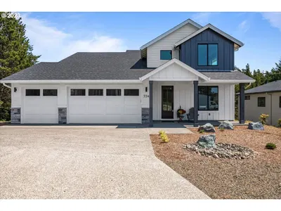 Home at 554 Meadows Dr, Manzanita, OR 97130 (Sold)