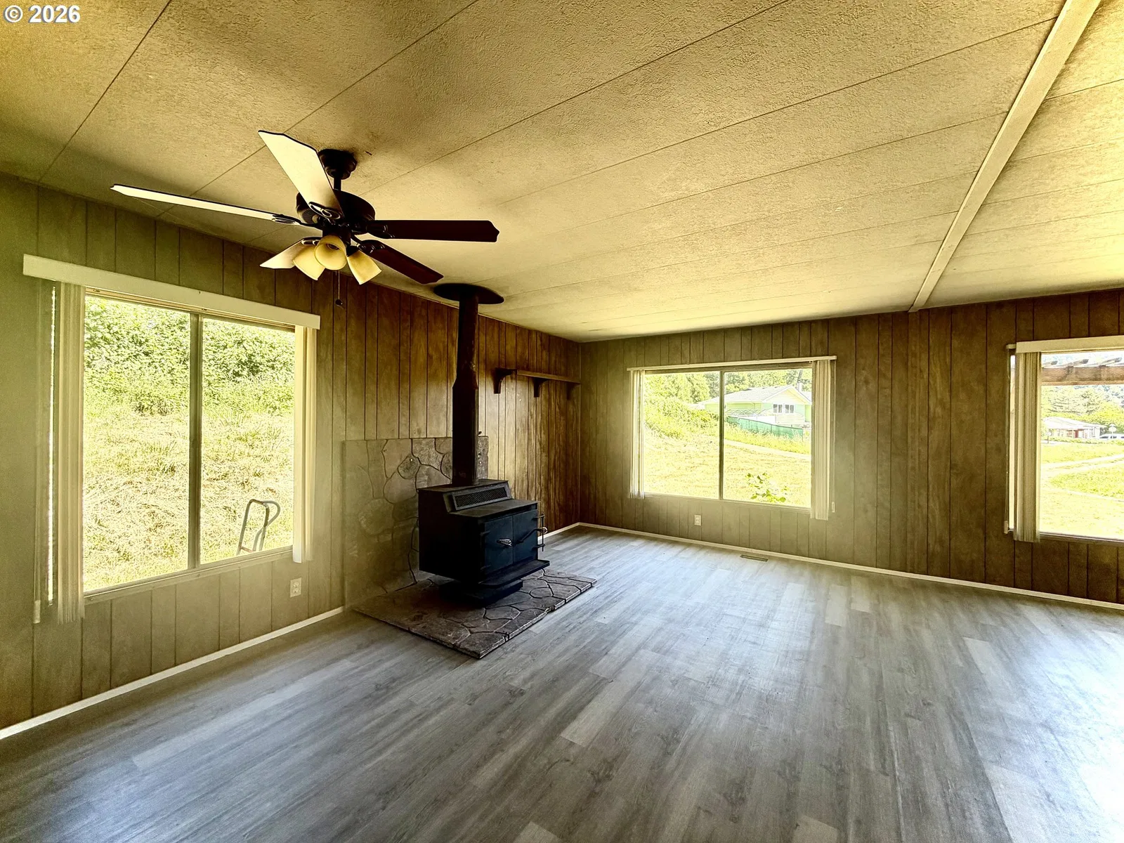 76582 Davis Rd, Oakridge, OR 97463 — photograph 9