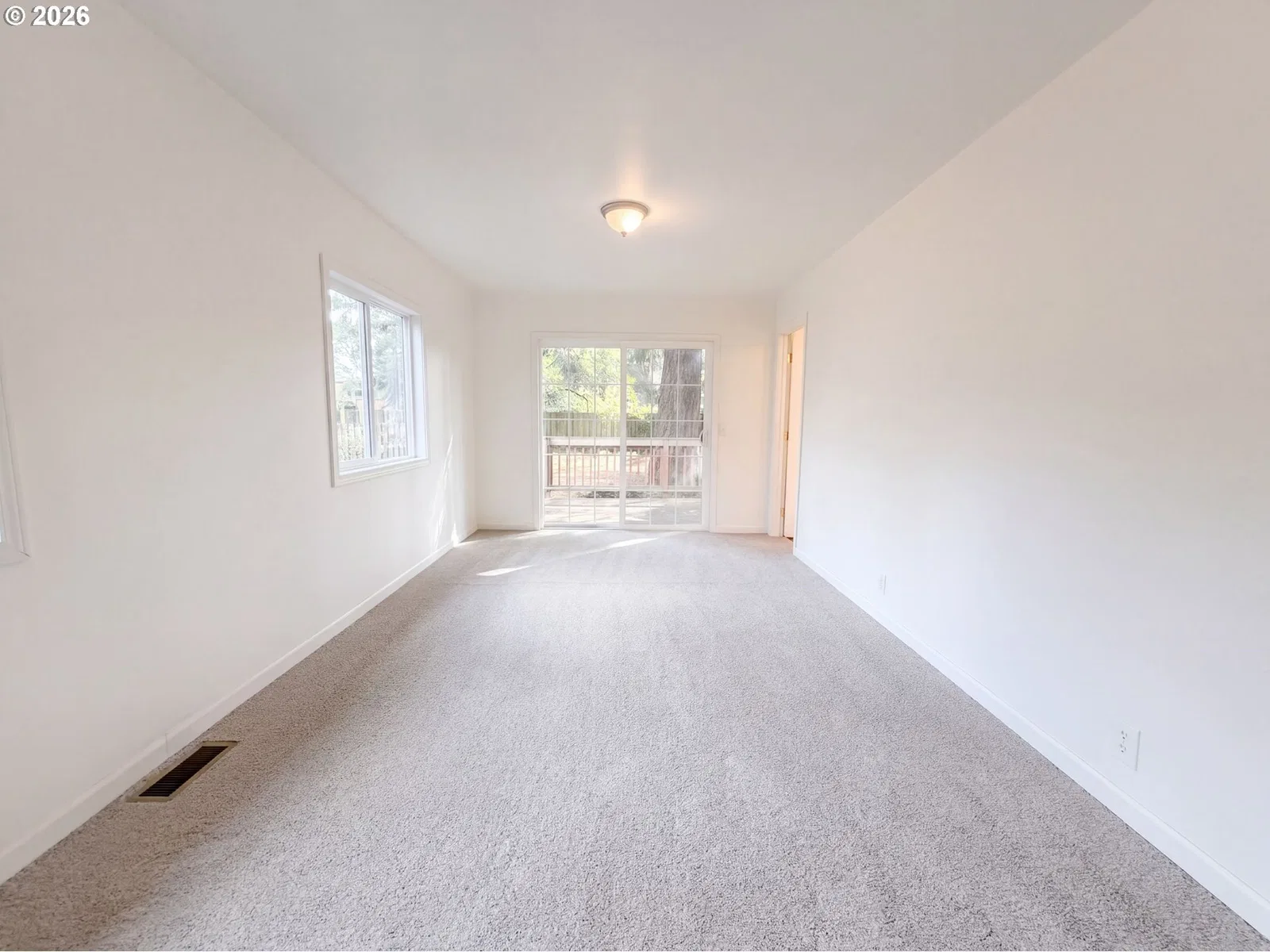 11500 SE Hawthorne St, Portland, OR 97216 — photograph 11