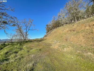Land at 611 North View Dr, Winchester, OR 97495